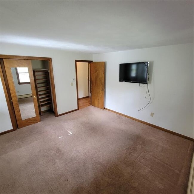 Building Photo - 301 Wolf Rock Rd