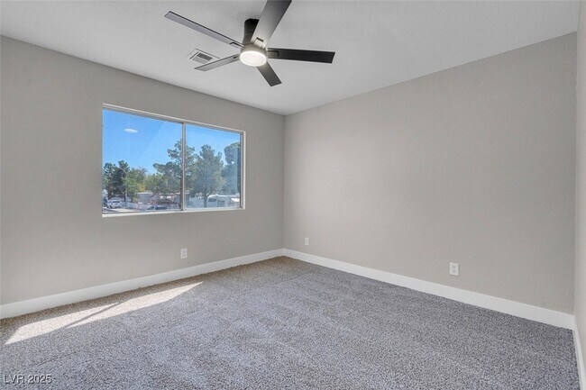 Building Photo - 456 Sellers Pl
