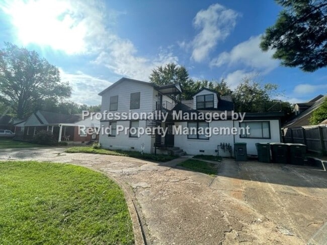 Building Photo - 3523 Barwood Cir