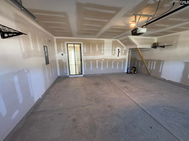 Building Photo - 425 N High Duck Trail