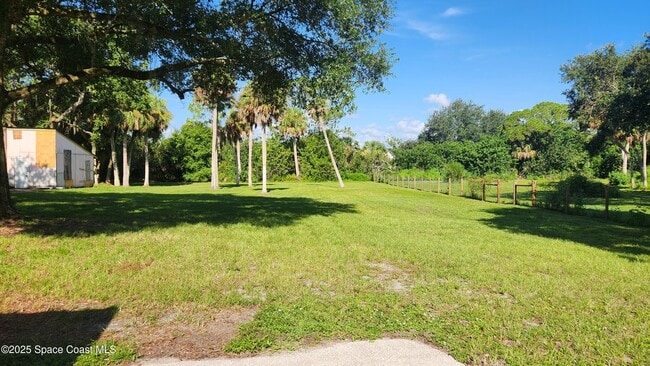 Building Photo - 3900 Ocala St