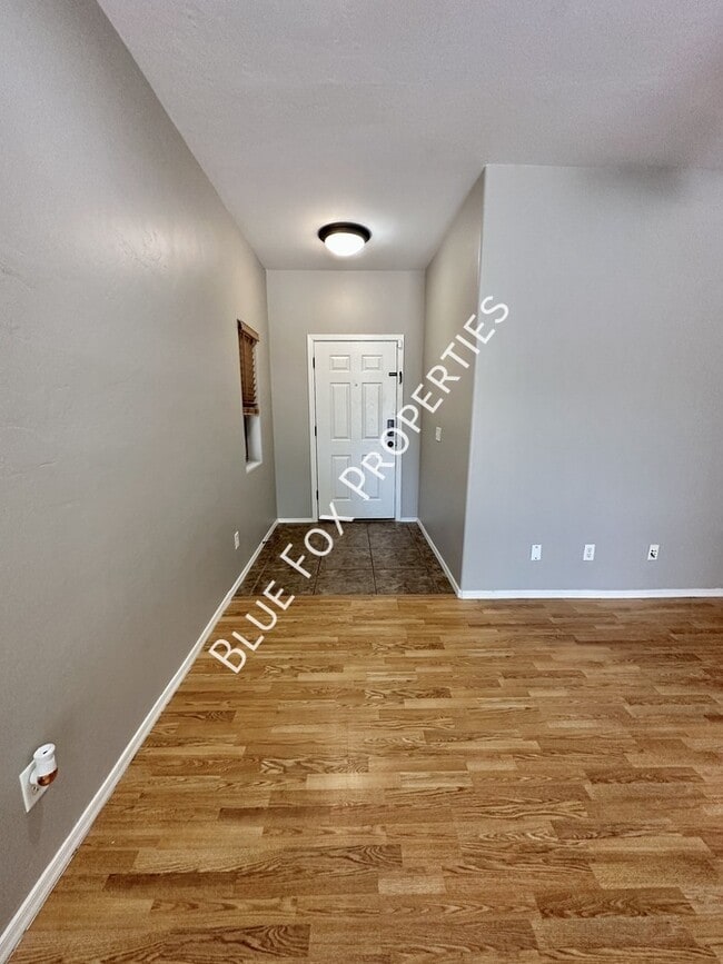 Building Photo - 250 E Calle Puente Azul