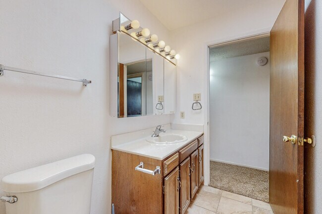 Building Photo - 7309 Coulson Dr NE