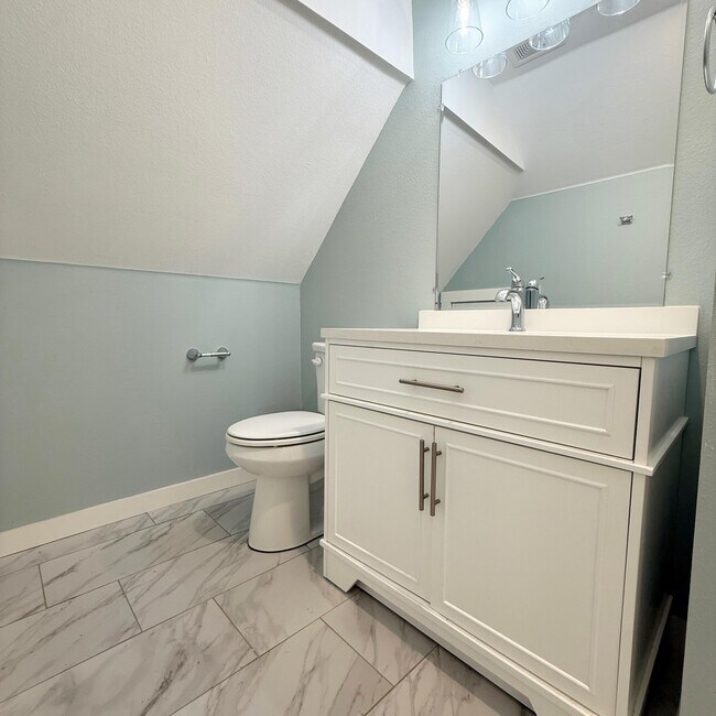 Building Photo - 2222 16th St