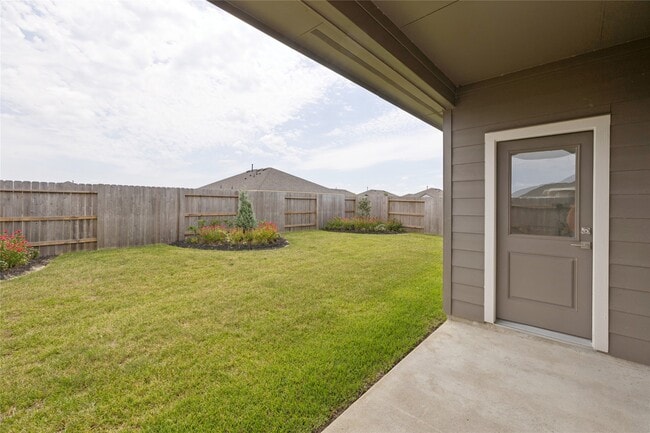 Building Photo - 693 Daniels Lk Ln