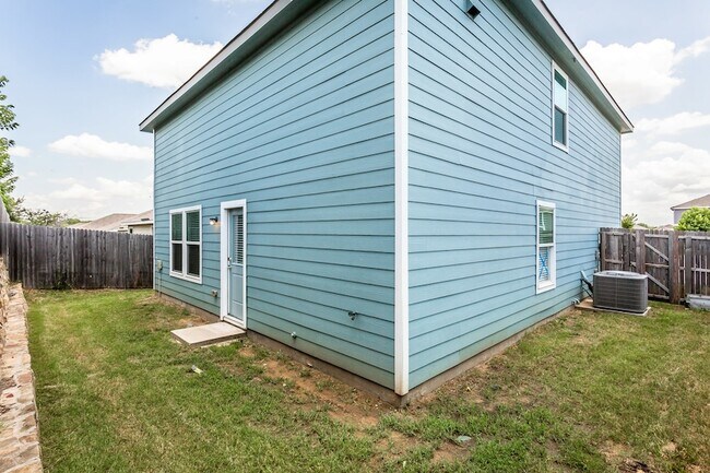 Building Photo - 9213 Marilyn Pl