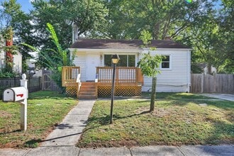 Building Photo - 9621 Narragansett Pkwy