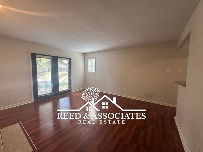 Building Photo - Spacious: 2 Bedroom in Germantown!