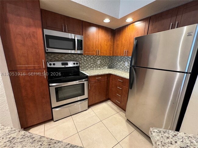 Building Photo - 417 Vista Isles Dr