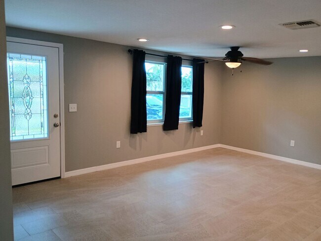 Building Photo - 6737 Udell Ln