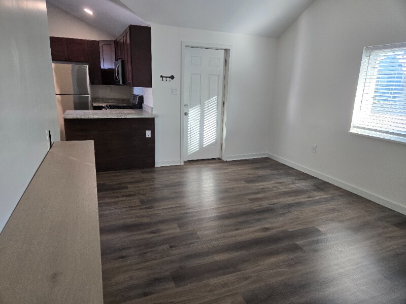 Building Photo - 131 2nd St