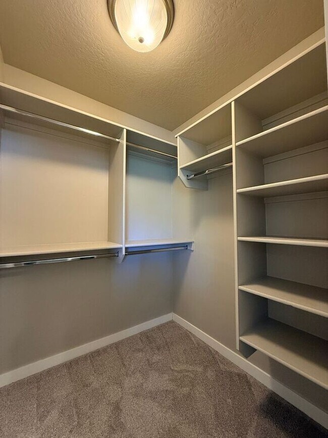 Building Photo - 2839 E Apricot Dr