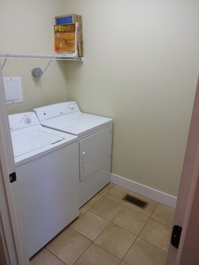 Building Photo - Townhome For Rent in Tuscaloosa!! Availabl...