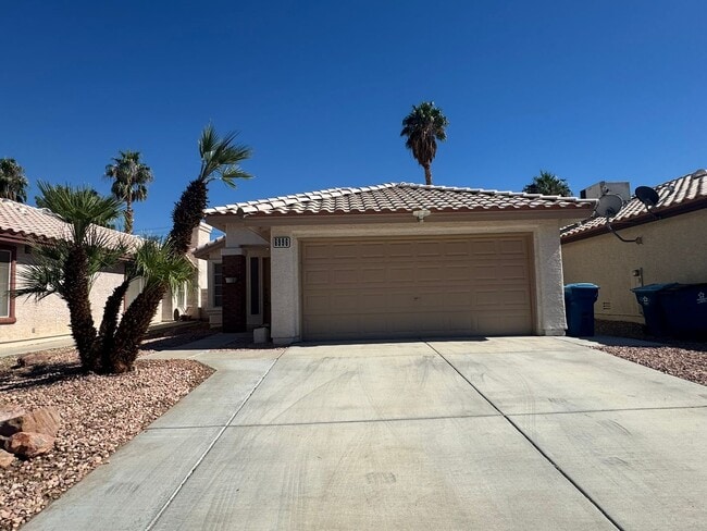 Building Photo - Beautifully Renovated 2 Bed Single Story Home