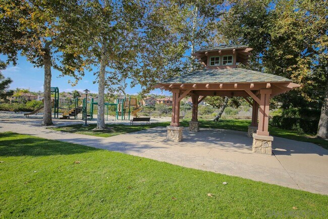 Building Photo - 2263 Paseo Saucedal