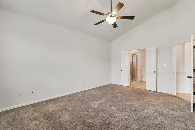 Building Photo - 541 Palmilla St