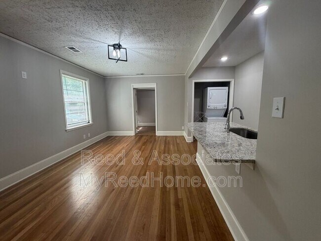 Building Photo - 743 Shotwell St