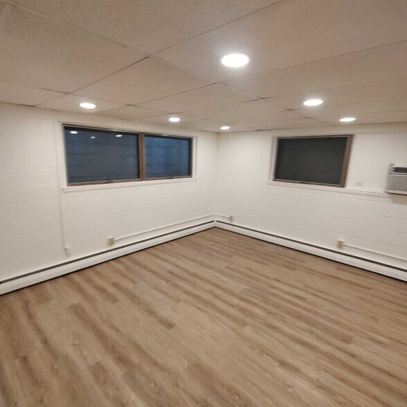Building Photo - 105 2nd Ave SW