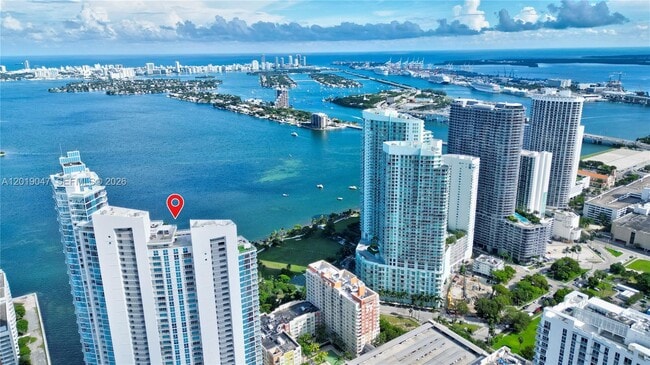 Building Photo - 2020 N Bayshore Dr
