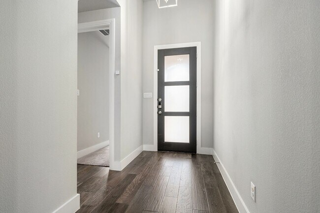 Building Photo - 2917 Saltwood Ct