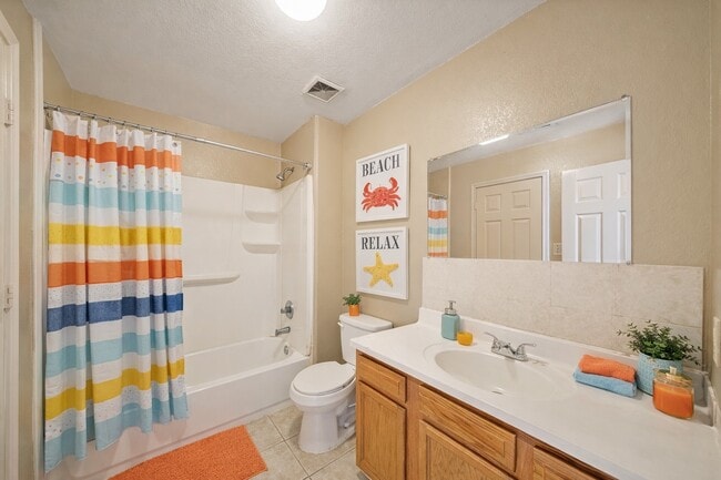 Building Photo - 4636 Mayflower St