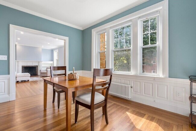 Building Photo - 132 Sewall Ave