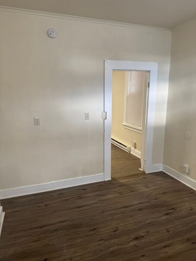 Building Photo - 20-22 Elizabeth St