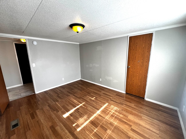 Building Photo - 222 B St