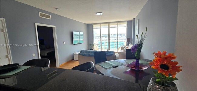 Building Photo - 7900 Harbor Island Dr