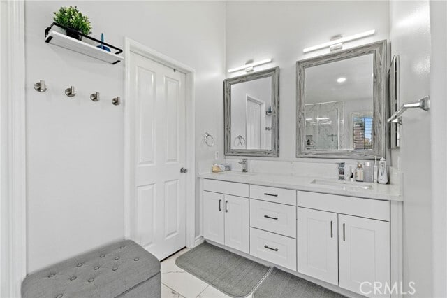 Building Photo - 15881 Madelyn Ct