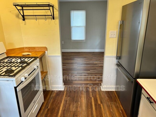 Building Photo - 2312 Poplar St