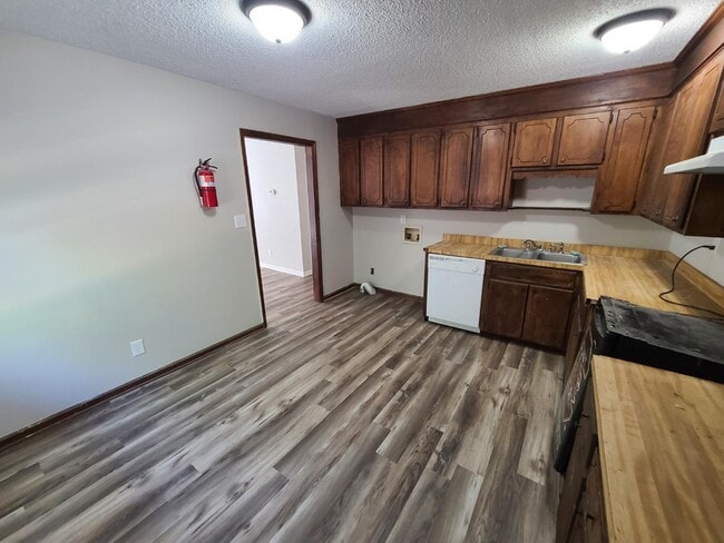 Building Photo - 134 Calvin Ct