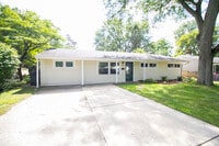 Building Photo - 3001 Edgebrook Dr