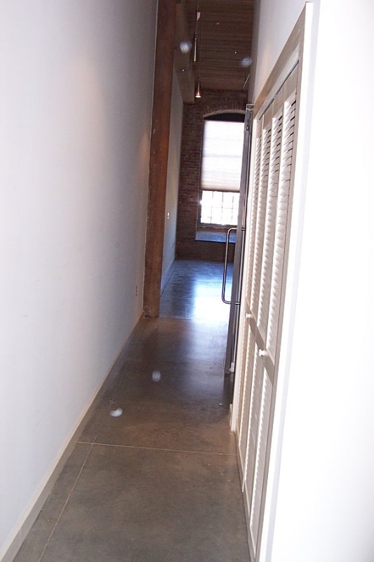 Building Photo - 400 Mills Ave