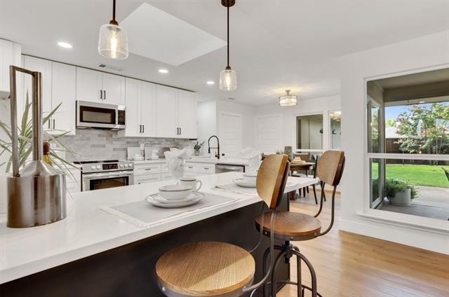 Building Photo - 2205 Timberwood