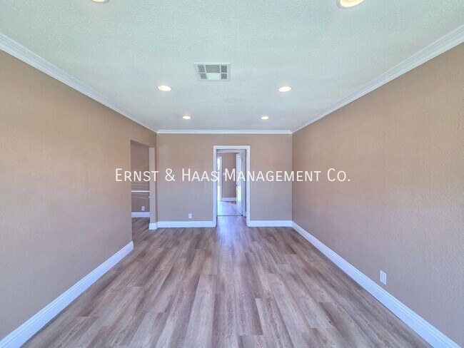 Building Photo - 705 N Hillford Ave