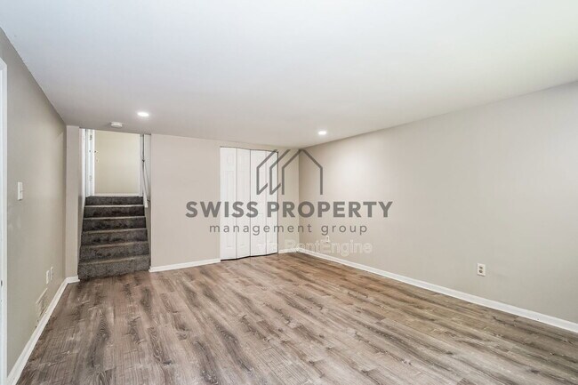 Building Photo - 5422 Everson Rd N