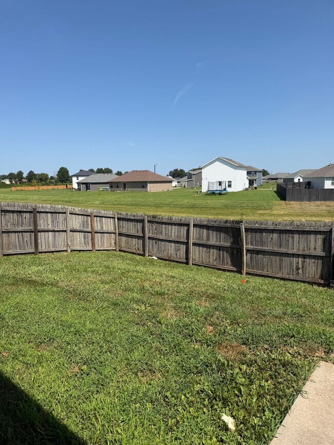 Building Photo - 307 E Pintail Dr