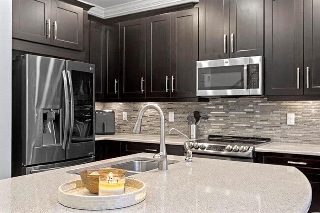 Building Photo - 8711 Terracina Lake Dr