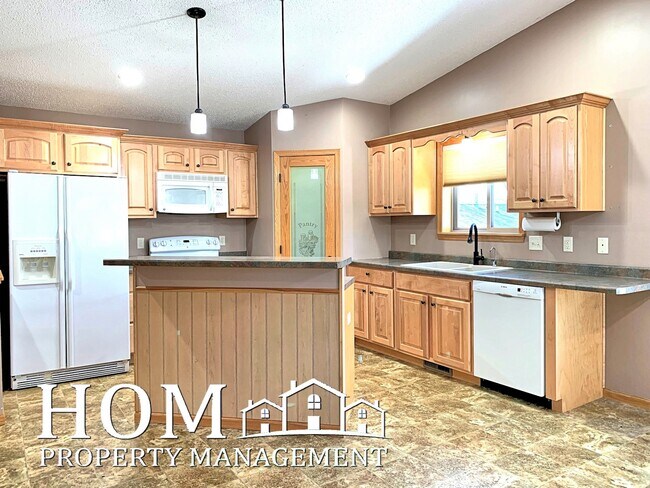 Building Photo - 140 Peggy Ln