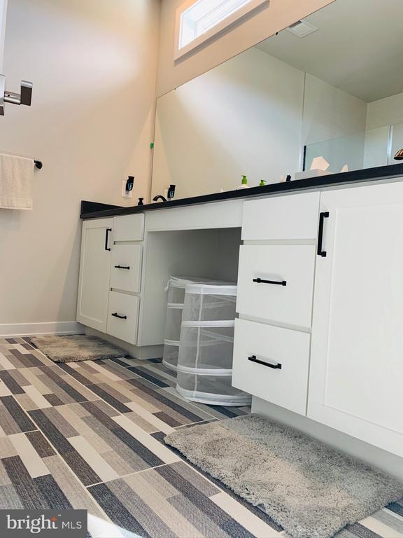 Building Photo - 23603 Hopewell Manor Terrace