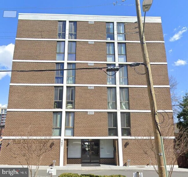 Building Photo - 1401 N Rhodes St