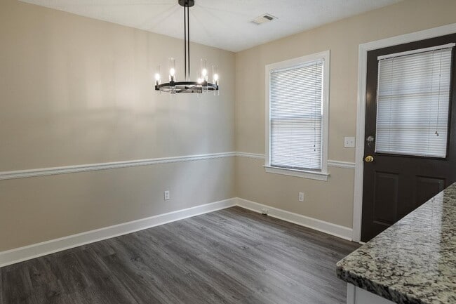Building Photo - 4071 Hidden Hollow Dr