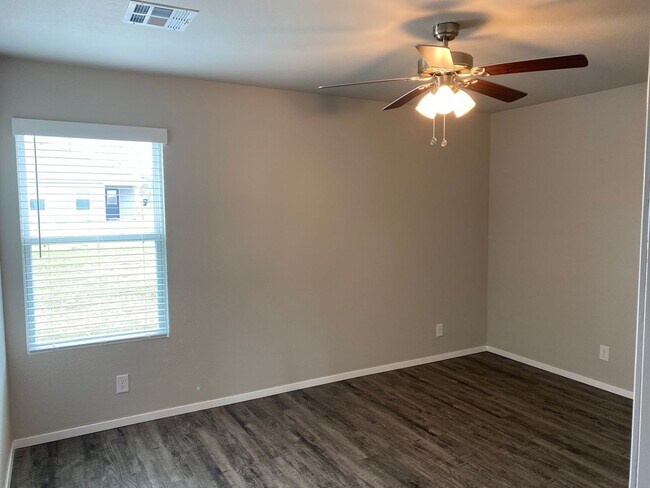 Building Photo - Now Pre-Leasing! Charming 3-Bedroom, 2-Bath Home Coming Soon to Collinsville