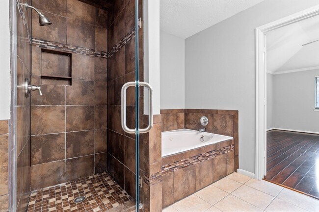 Building Photo - 3614 Lindenfield Dr