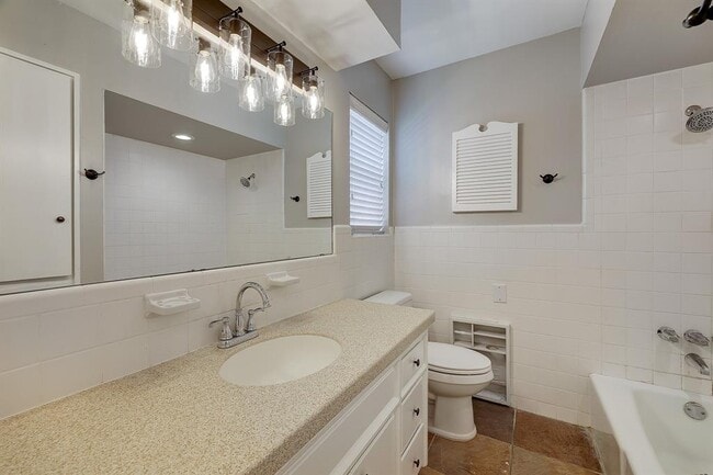 Building Photo - 2518 Talina Way