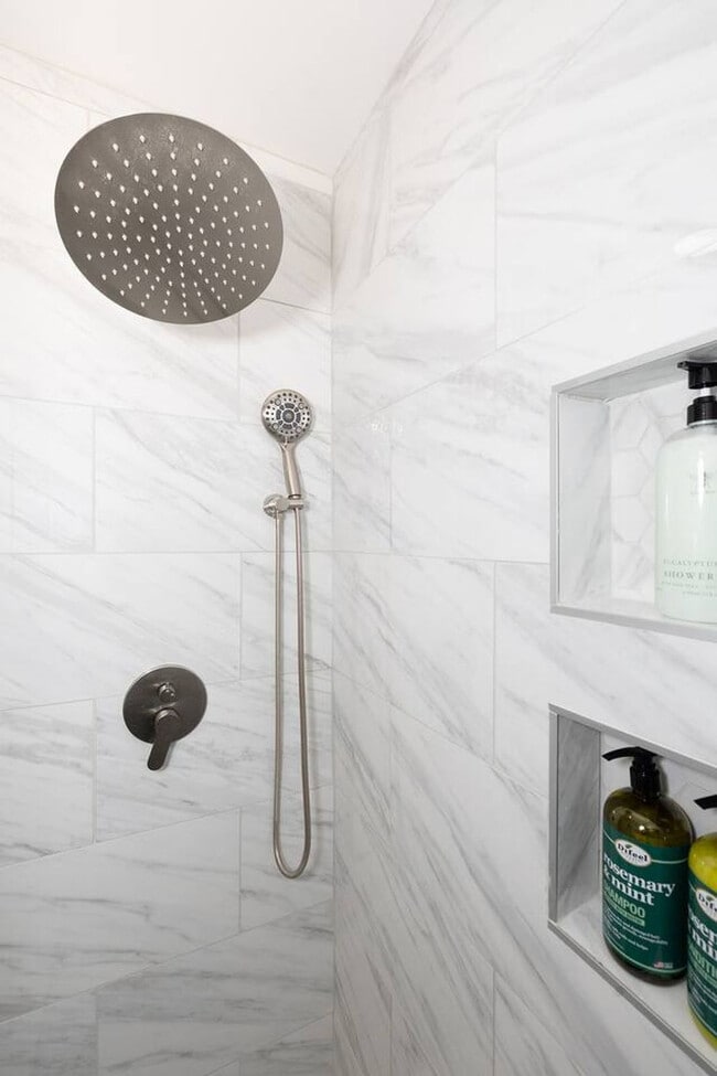 Building Photo - 3935 Oak Park Pl