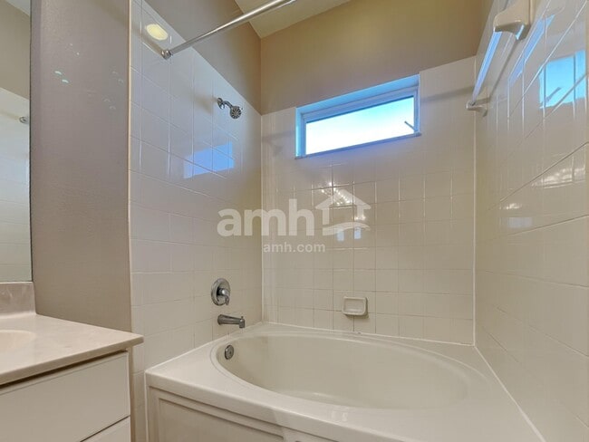 Building Photo - 24600 Victoria Wood Ct