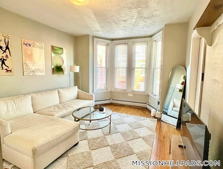 Building Photo - 44 Delle Ave