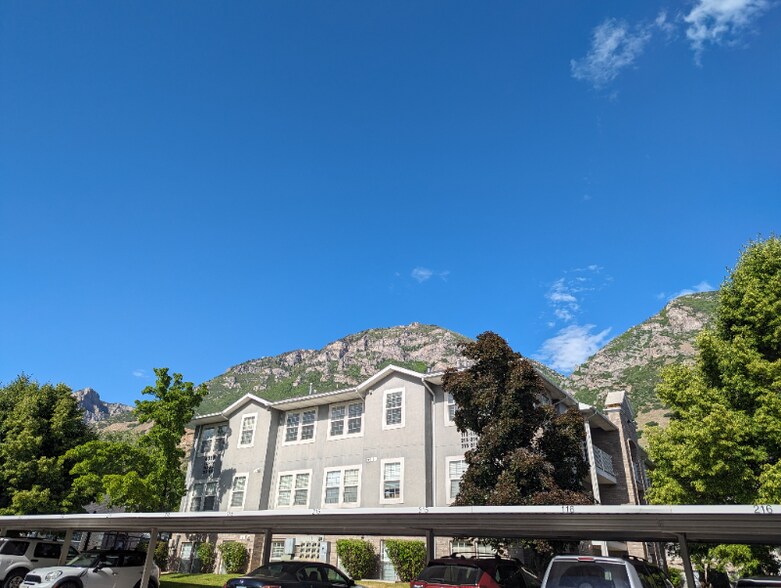 Building Photo - 416 N Seven Peaks Blvd